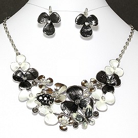 Necklace Earrings Set Flower Black White FNE903