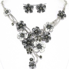 Necklace Earrings Set Flowers Pastel Silver Gray White AE219