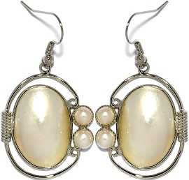 Mother of Pearl Nacre Earrings White Ger1179