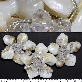 Shell Crystal Pendant Square Flower Cream White PD1150